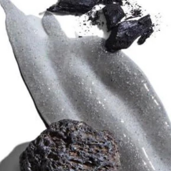 Jack Black Charcoal Body Buff Exfoliating Cleanser Natural Volcanic Stone 88 ml - Picture 2 of 3